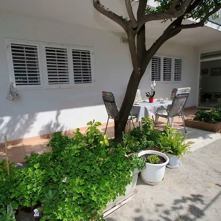 Ivona & Ivo Apartament Makarska