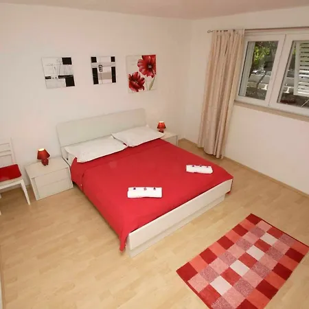 Ivona & Ivo Apartament Makarska