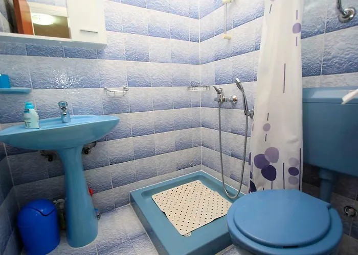 Ivona & Ivo アパート マカルスカ