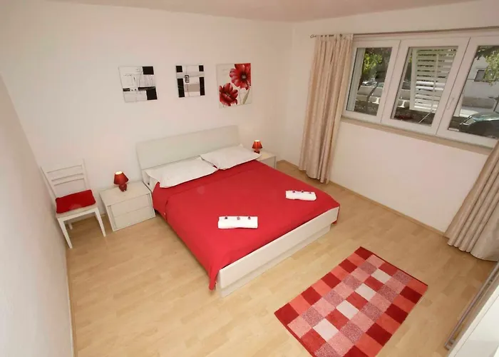 Ivona & Ivo Apartment Makarska